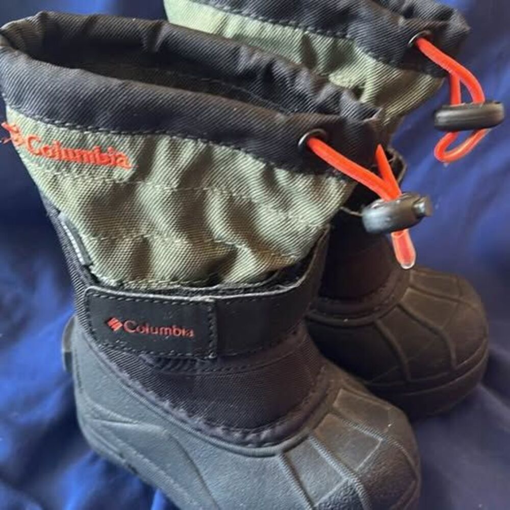 Columbia toddler boots waterproof-size 5